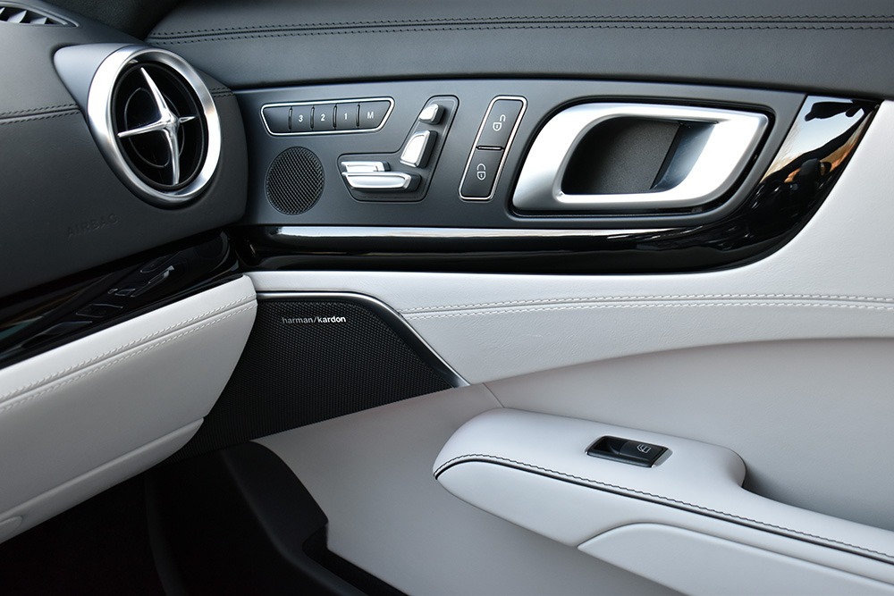 2017 Mercedes-Benz SL-Class Image 12