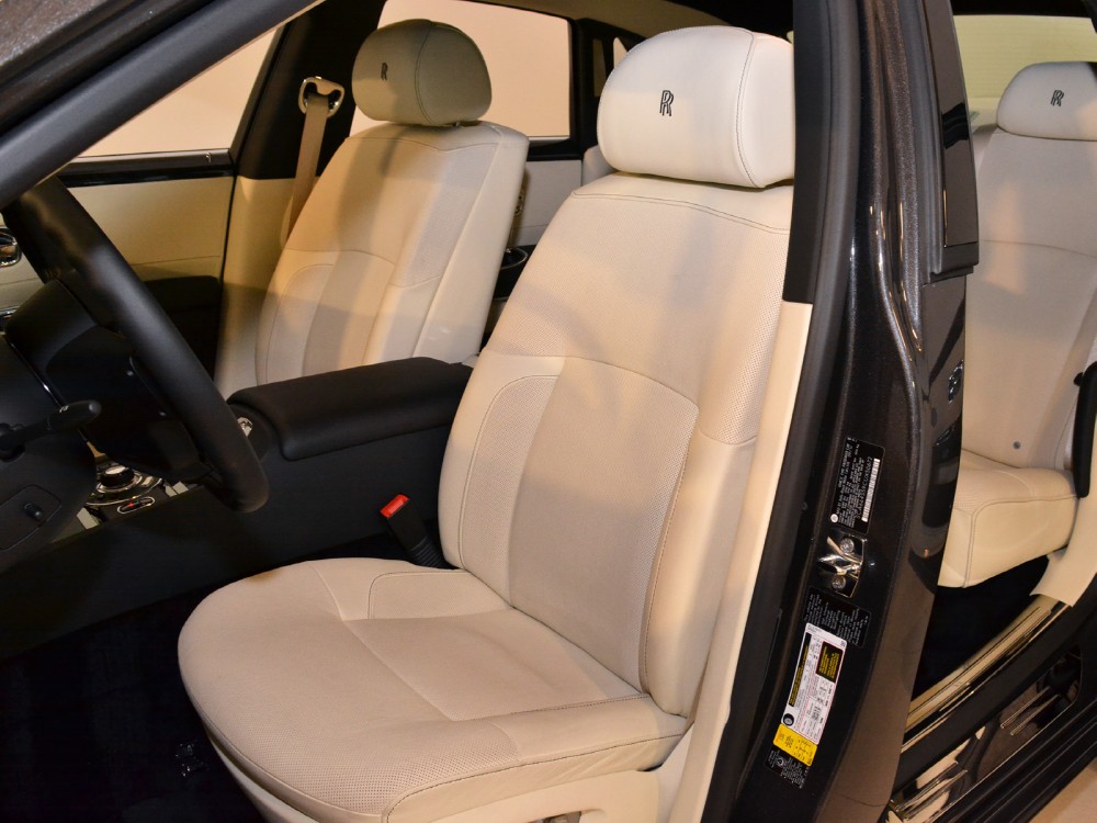 2012 Rolls-Royce Ghost Image 15