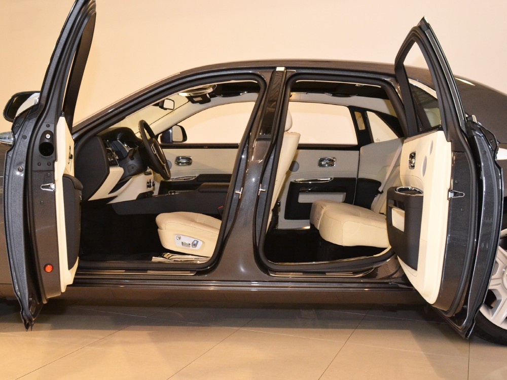 2012 Rolls-Royce Ghost Image 18