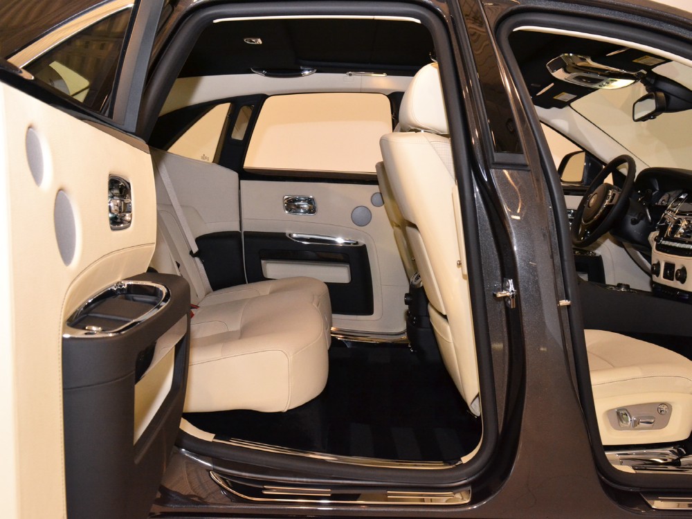 2012 Rolls-Royce Ghost Image 23