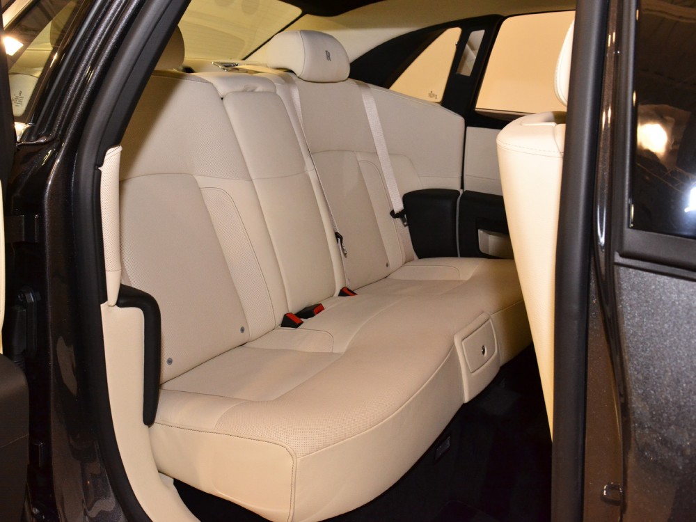 2012 Rolls-Royce Ghost Image 24