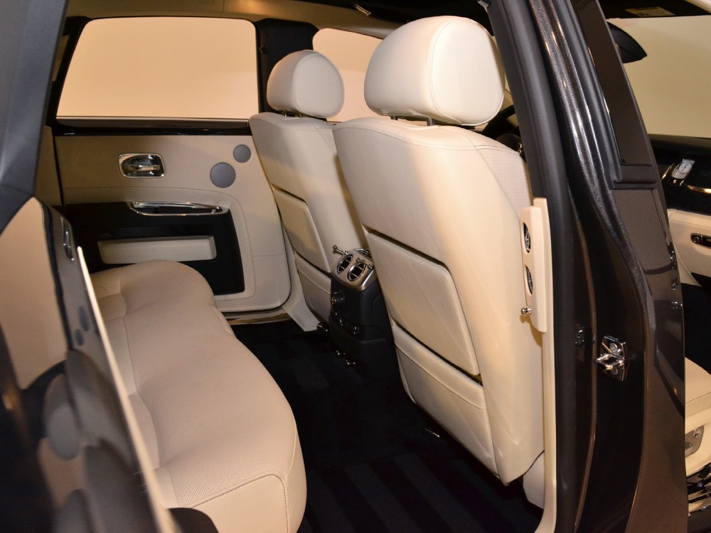 2012 Rolls-Royce Ghost Image 25