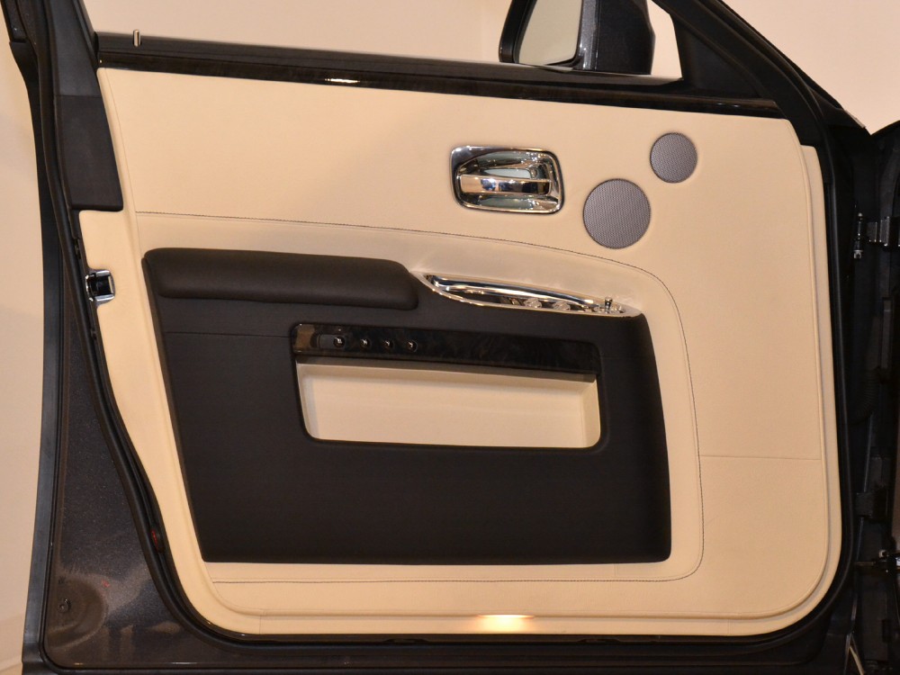 2012 Rolls-Royce Ghost Image 26