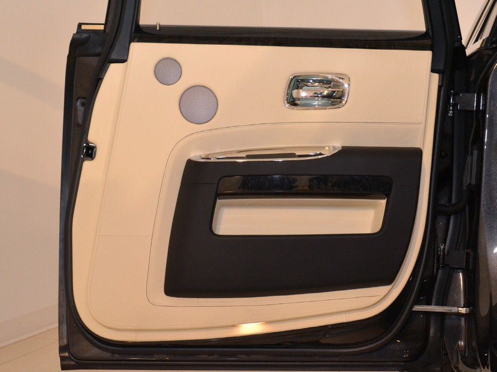 2012 Rolls-Royce Ghost Image 28