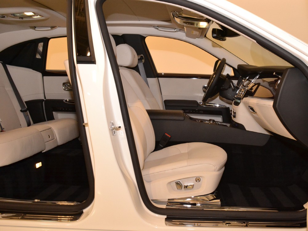 2012 Rolls-Royce Ghost EWB Image 16