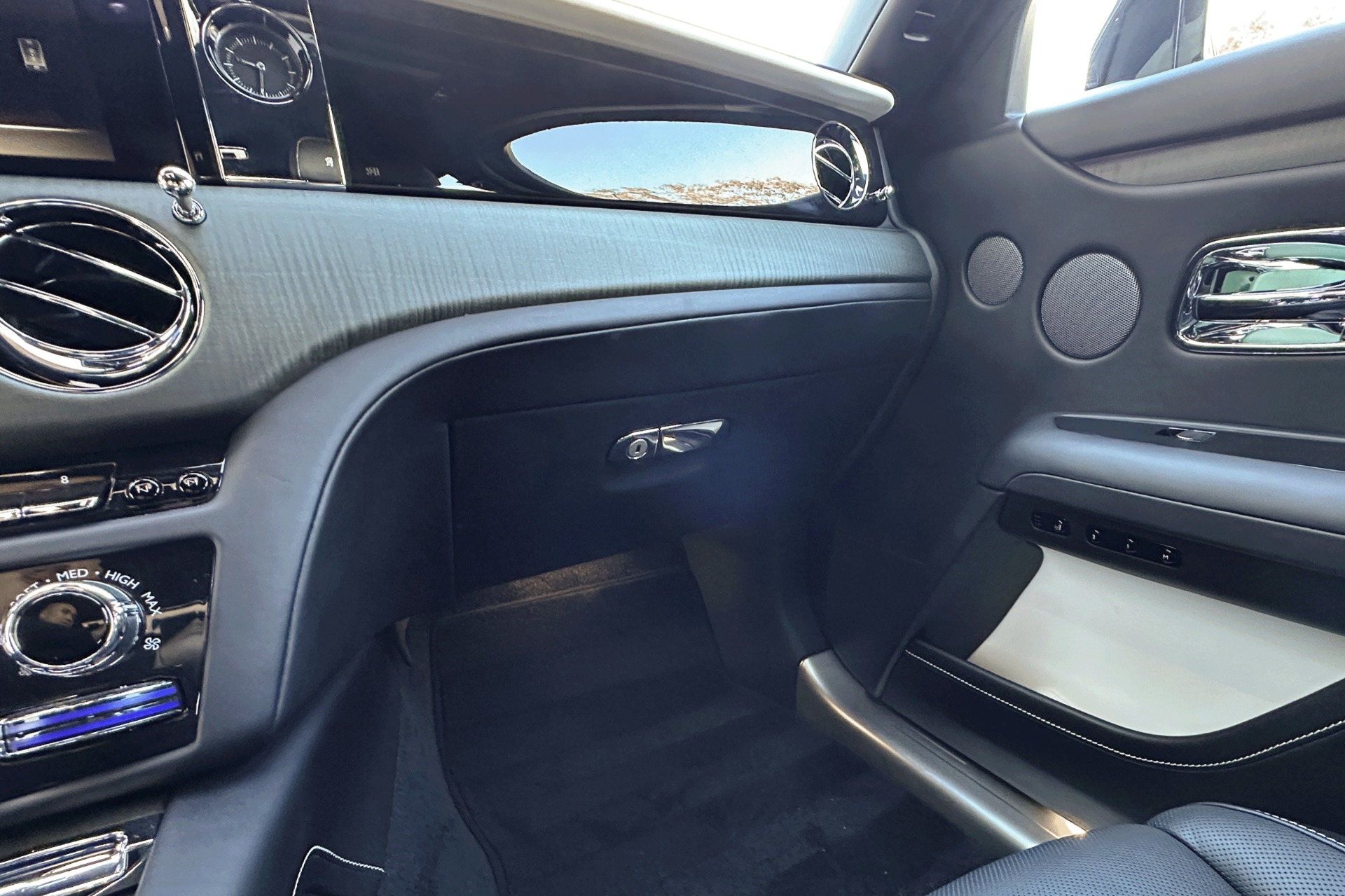 2023 Rolls-Royce Ghost Image 9