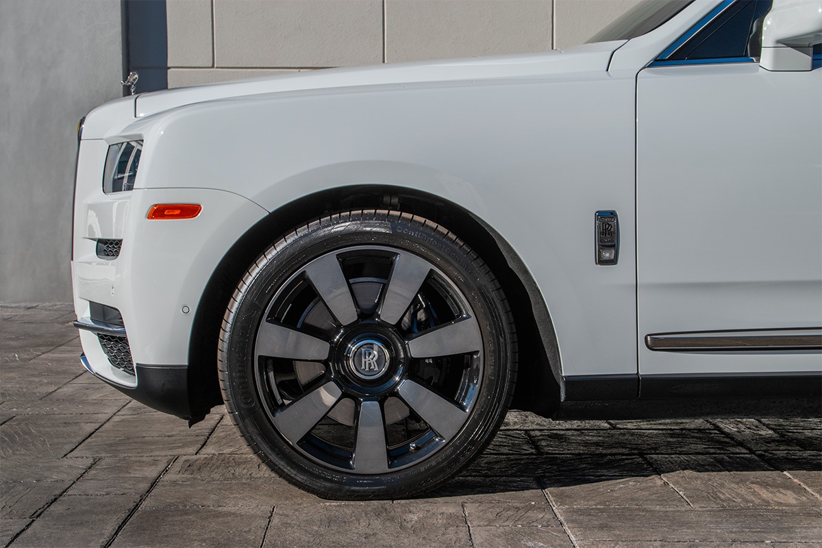 Used-2023-Rolls-Royce-Cullinan