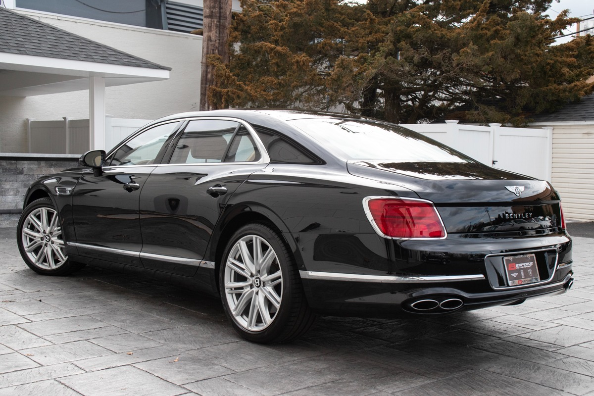 2023 Bentley Flying Spur V8 Image 2
