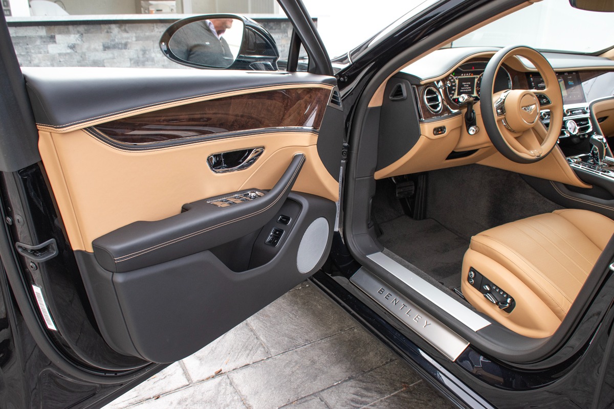 2023 Bentley Flying Spur V8 Image 8