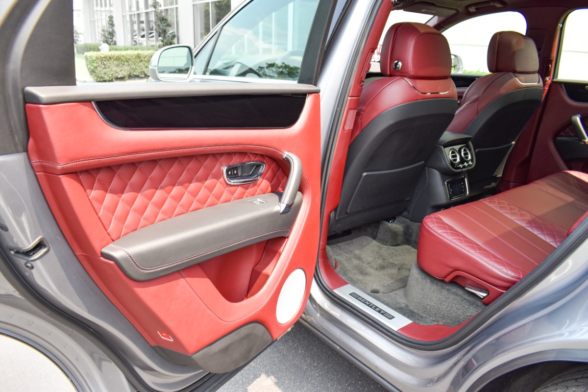 2019 Bentley Bentayga Image 4