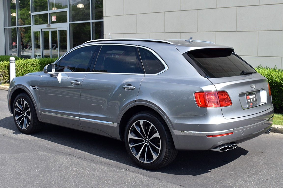 2019 Bentley Bentayga Image 2
