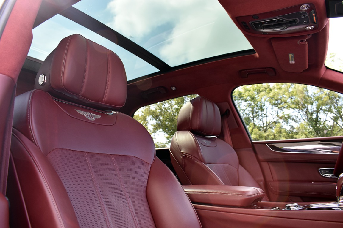 2019 Bentley Bentayga Image 7