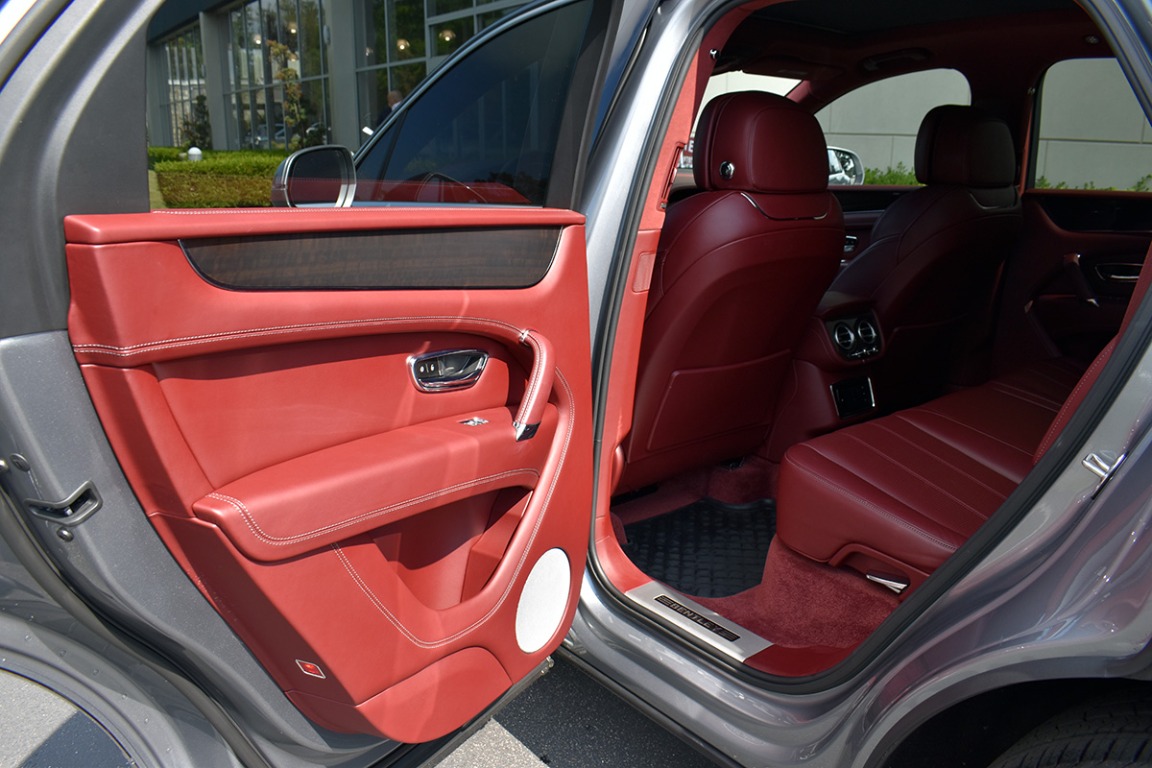 2019 Bentley Bentayga Image 8