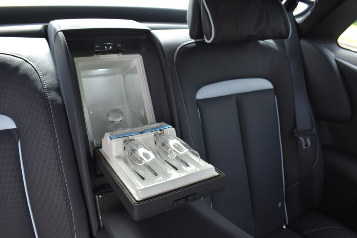 2022 Rolls-Royce Black Badge Ghost Image 8