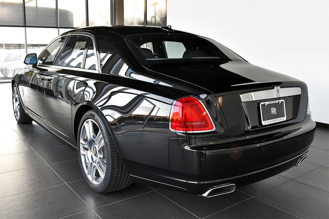 2017 Rolls-Royce Ghost Image 2