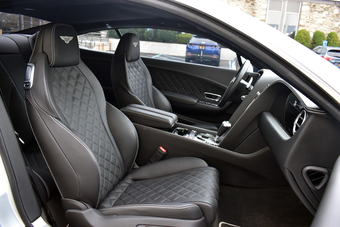 2017 Bentley Continental GT Image 2