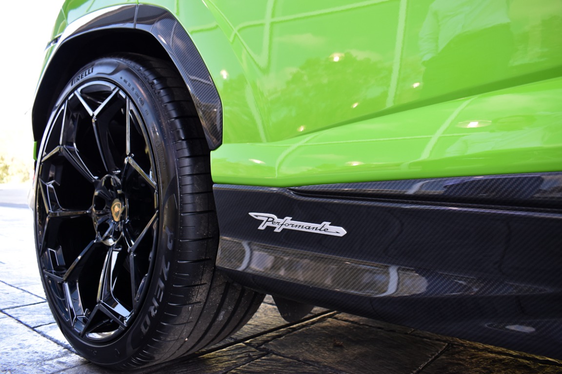 2023 Lamborghini Urus Image 15