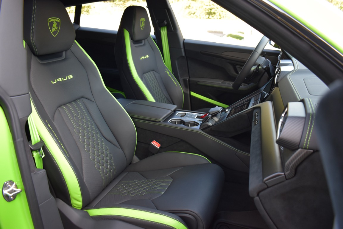 2023 Lamborghini Urus Image 7