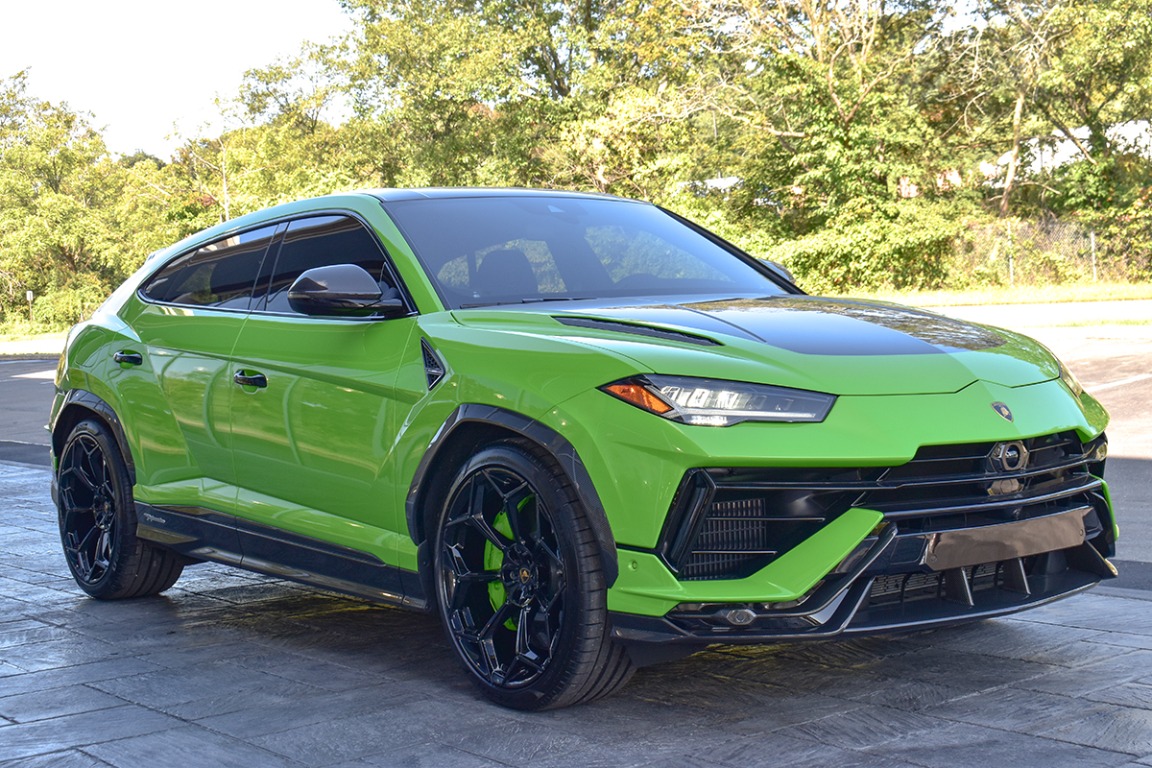 2023 Lamborghini Urus Image 9
