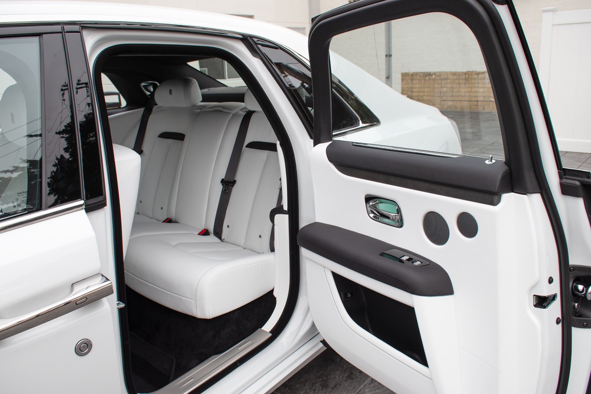 THE NEW ROLLS-ROYCE GHOST INTERIOR