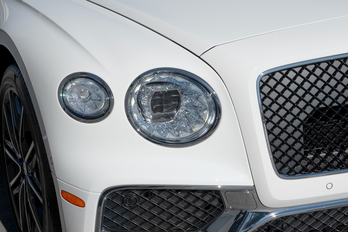 2024 Bentley Flying Spur Image 9