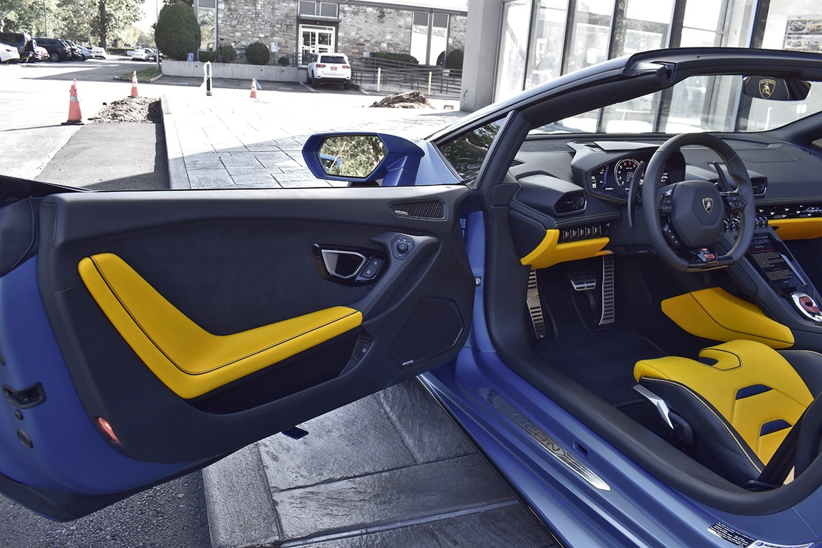 2020 Lamborghini Huracan Image 4