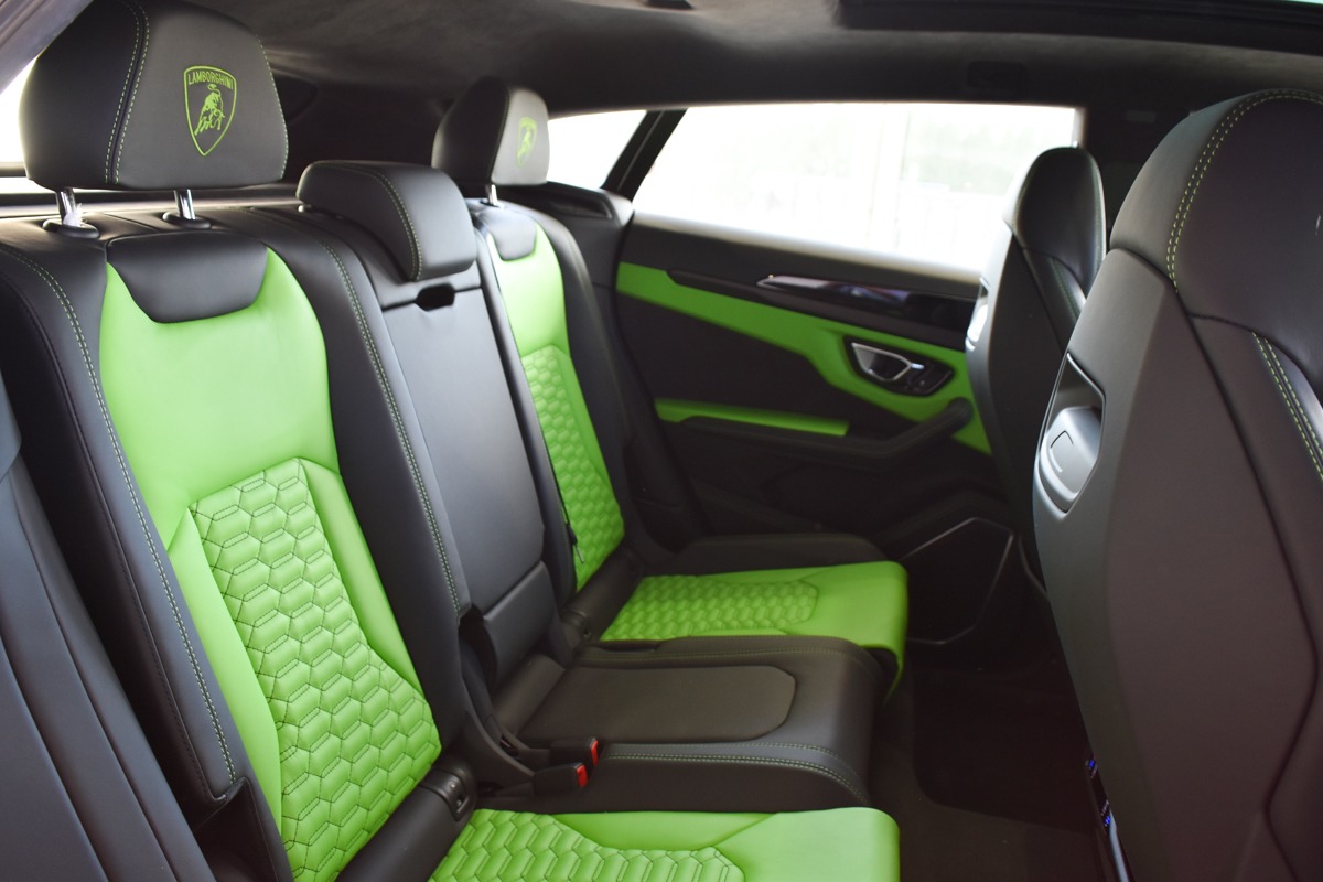 2022 Lamborghini Urus Image 11