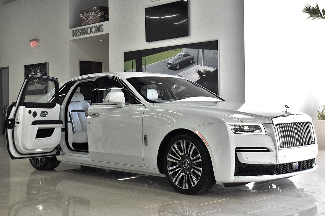 2022 Rolls-Royce Ghost Image 9