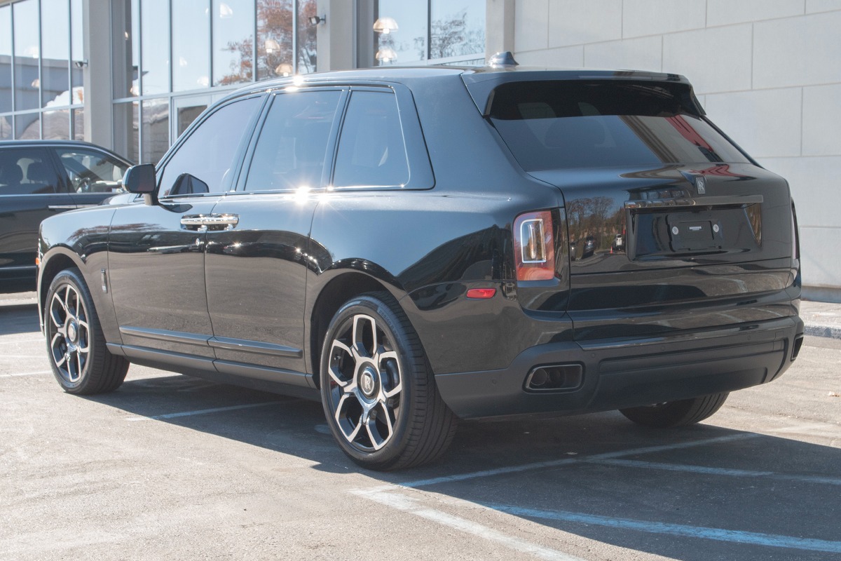 2023 Rolls-Royce Cullinan Image 2