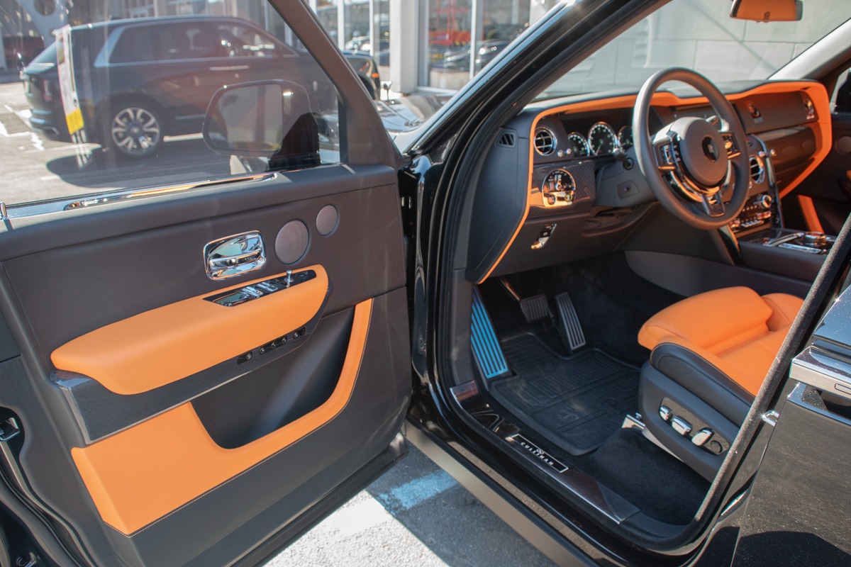 2023 Rolls-Royce Cullinan Image 6