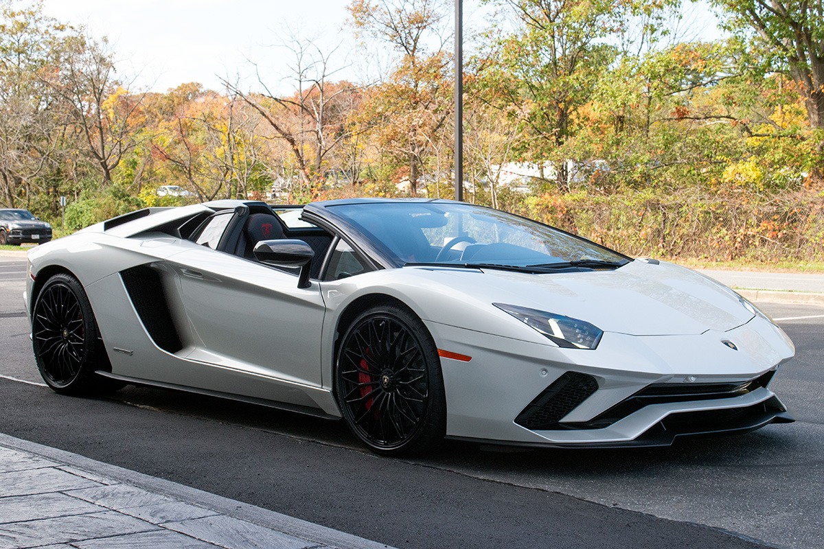 2019 Lamborghini Aventador S Image 10