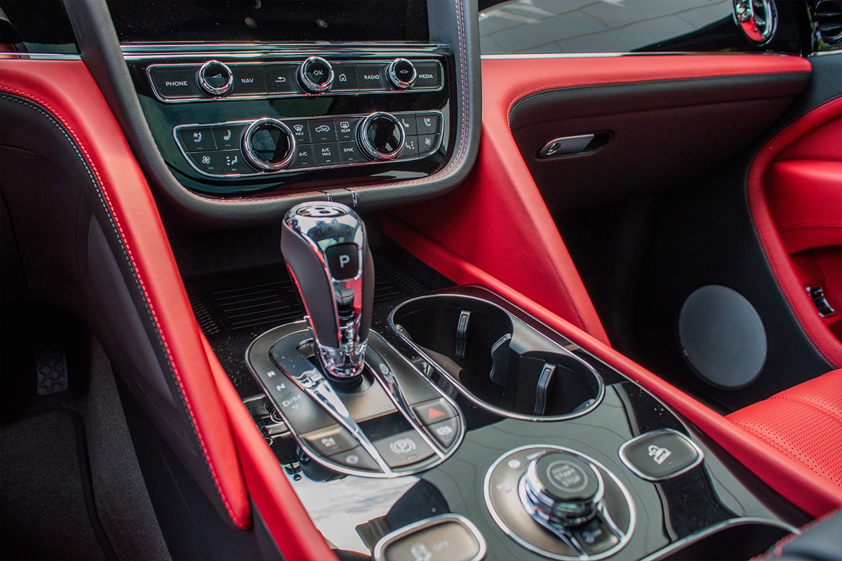 2024 Bentley Bentayga EWB Image 14