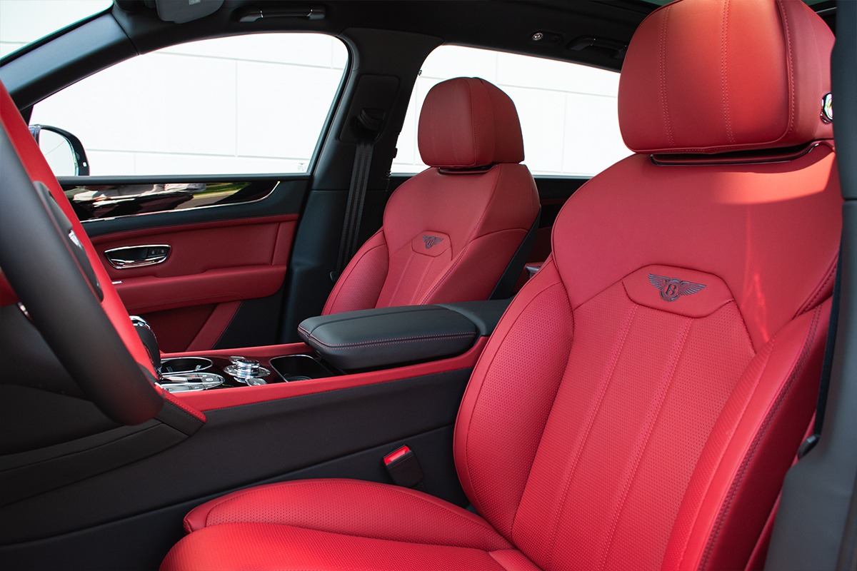 2024 Bentley Bentayga EWB Image 18