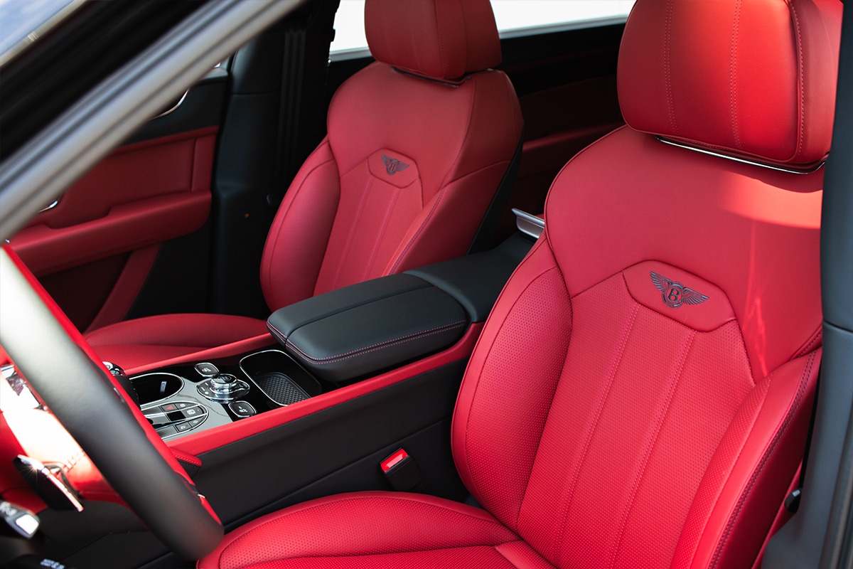 2024 Bentley Bentayga EWB Image 19