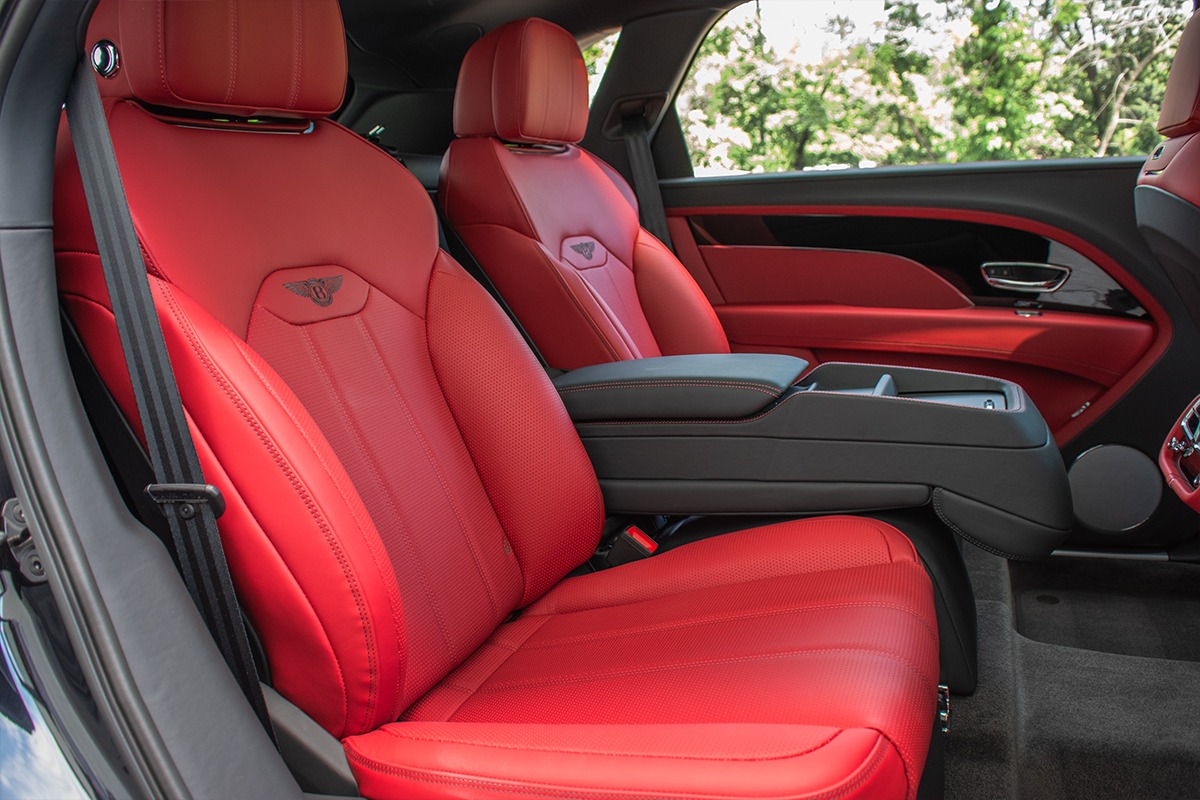 2024 Bentley Bentayga EWB Image 28