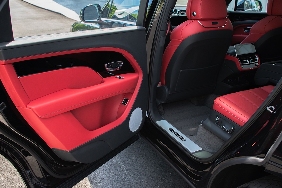 2024 Bentley Bentayga EWB Image 31