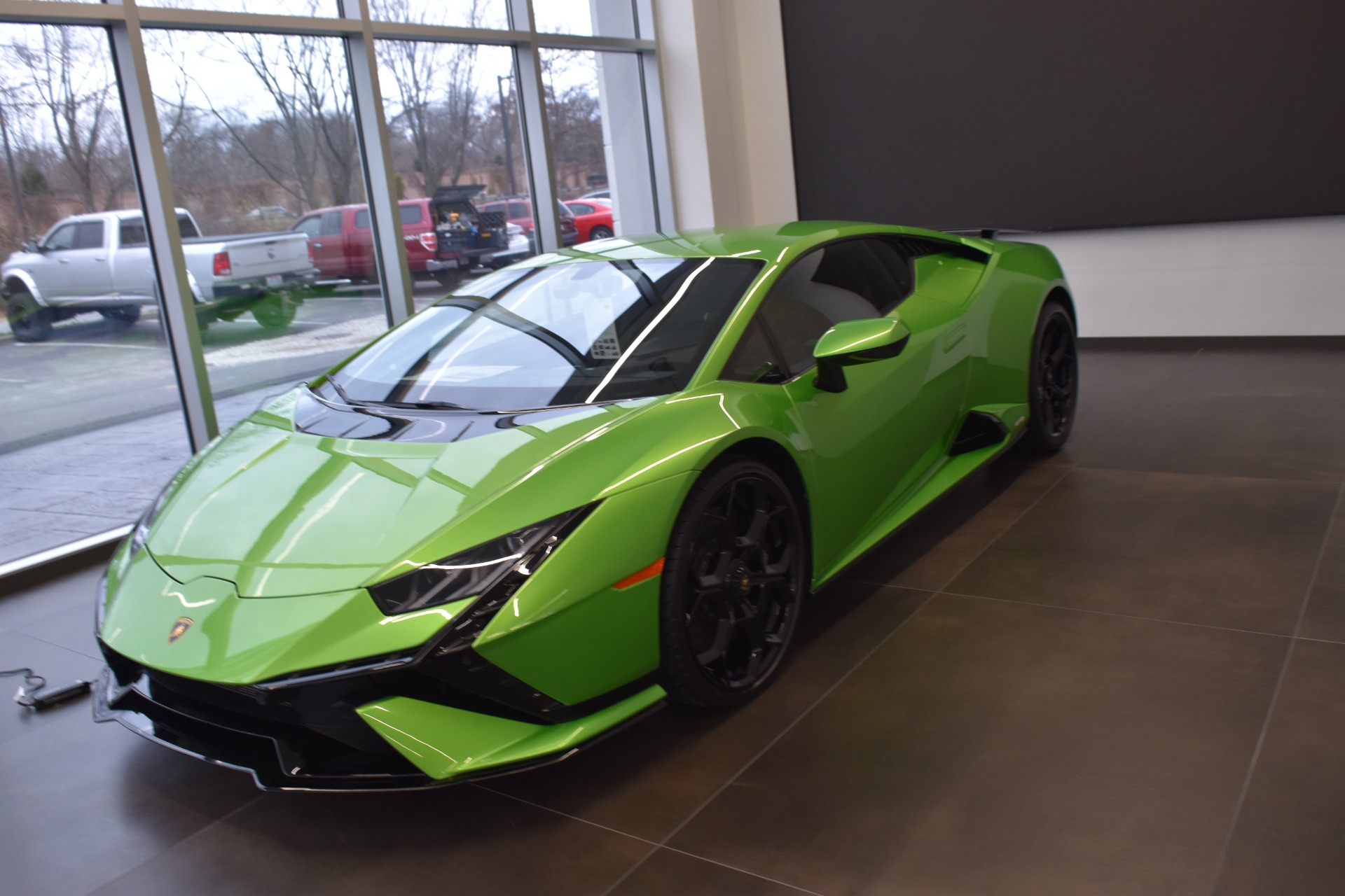 2023 Lamborghini Huracan Image 2