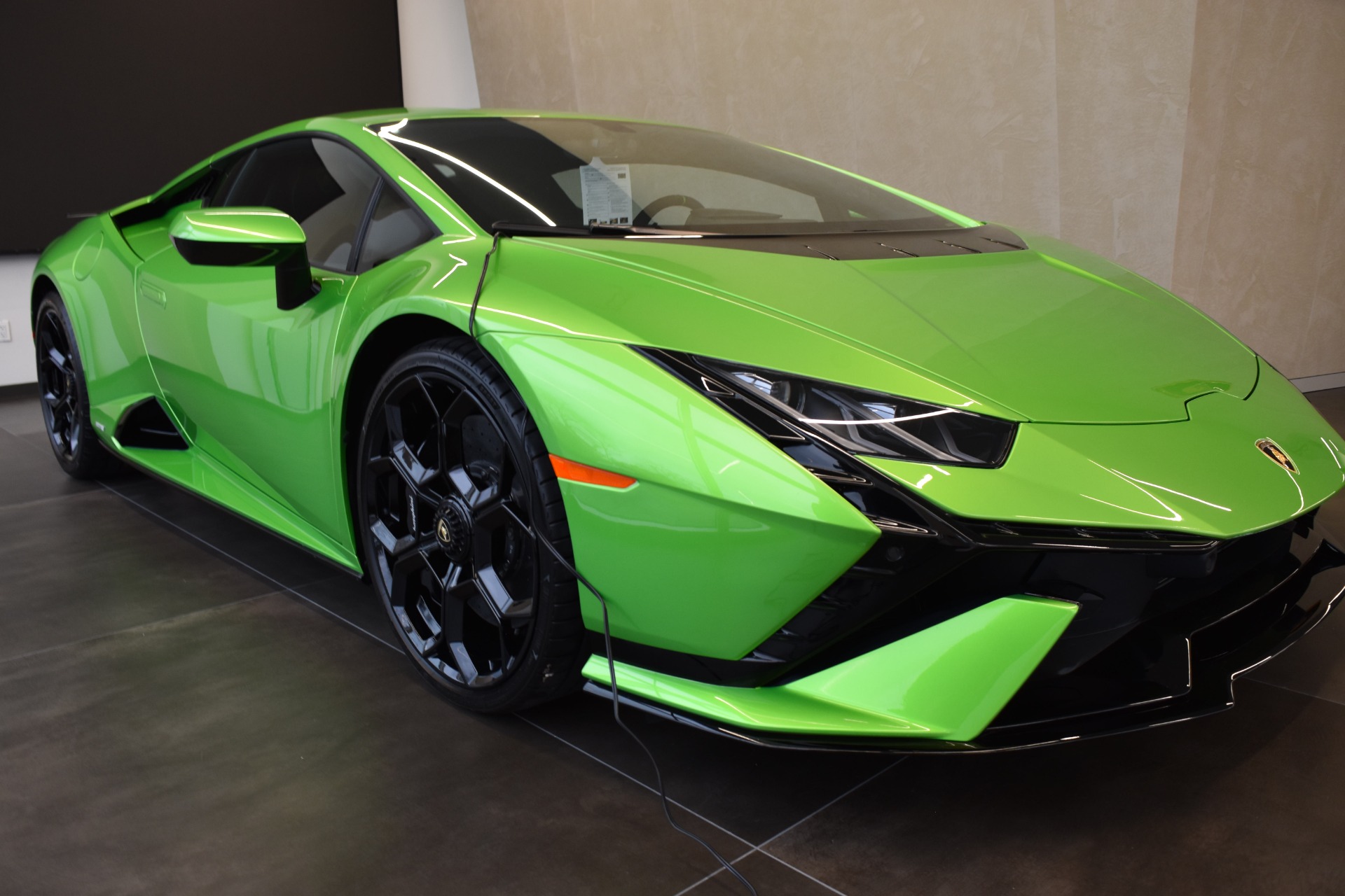 2023 Lamborghini Huracan Image 3