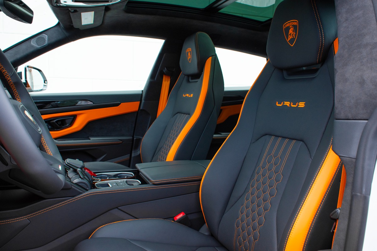 2024 Lamborghini Urus Image 11