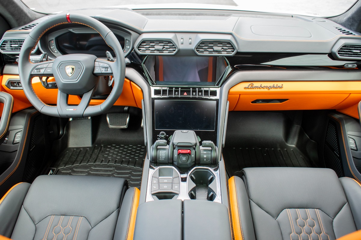 2024 Lamborghini Urus Image 14