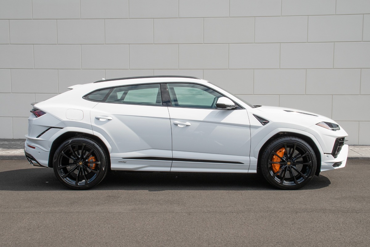 2024 Lamborghini Urus Image 24