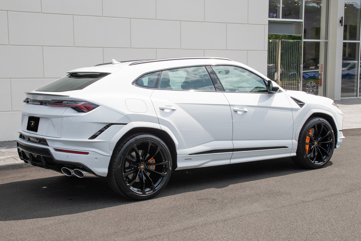 2024 Lamborghini Urus Image 25