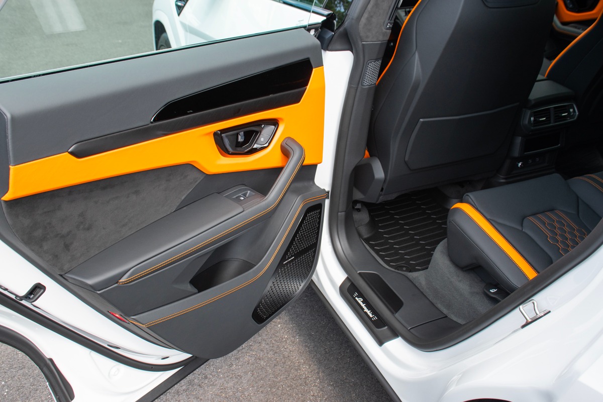 2024 Lamborghini Urus Image 35