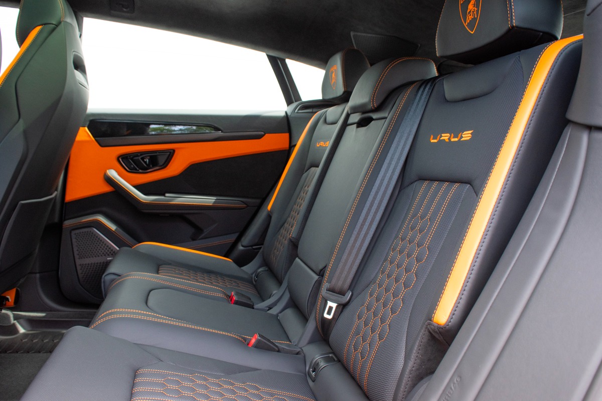 2024 Lamborghini Urus Image 38