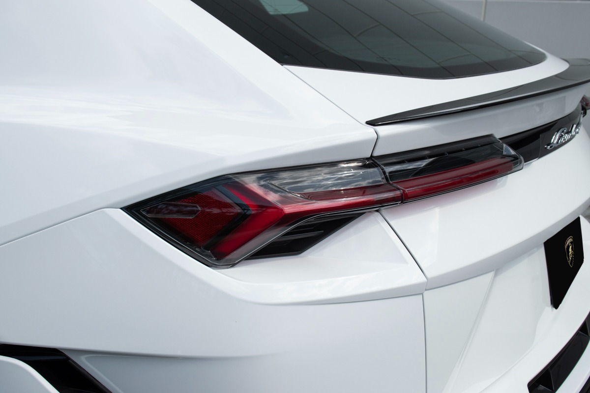 2024 Lamborghini Urus Image 40