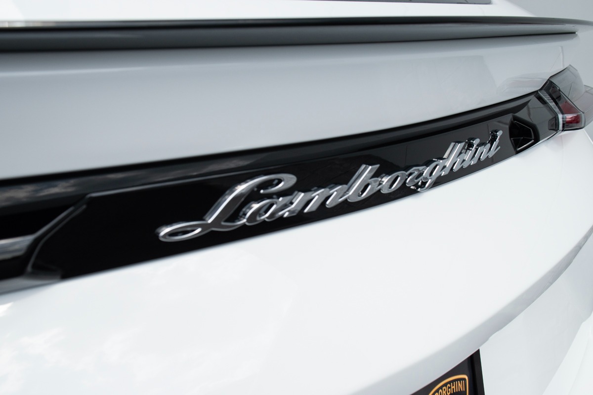 2024 Lamborghini Urus Image 42