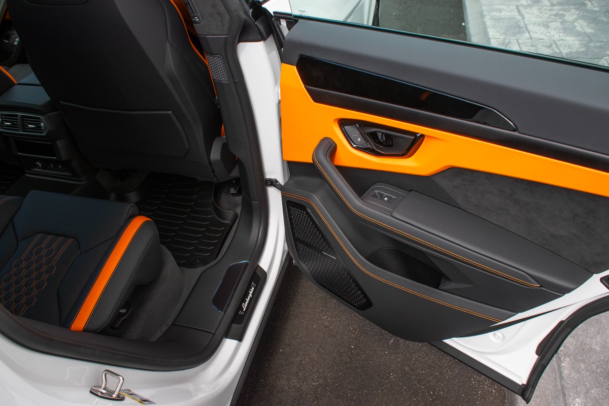 2024 Lamborghini Urus Image 43