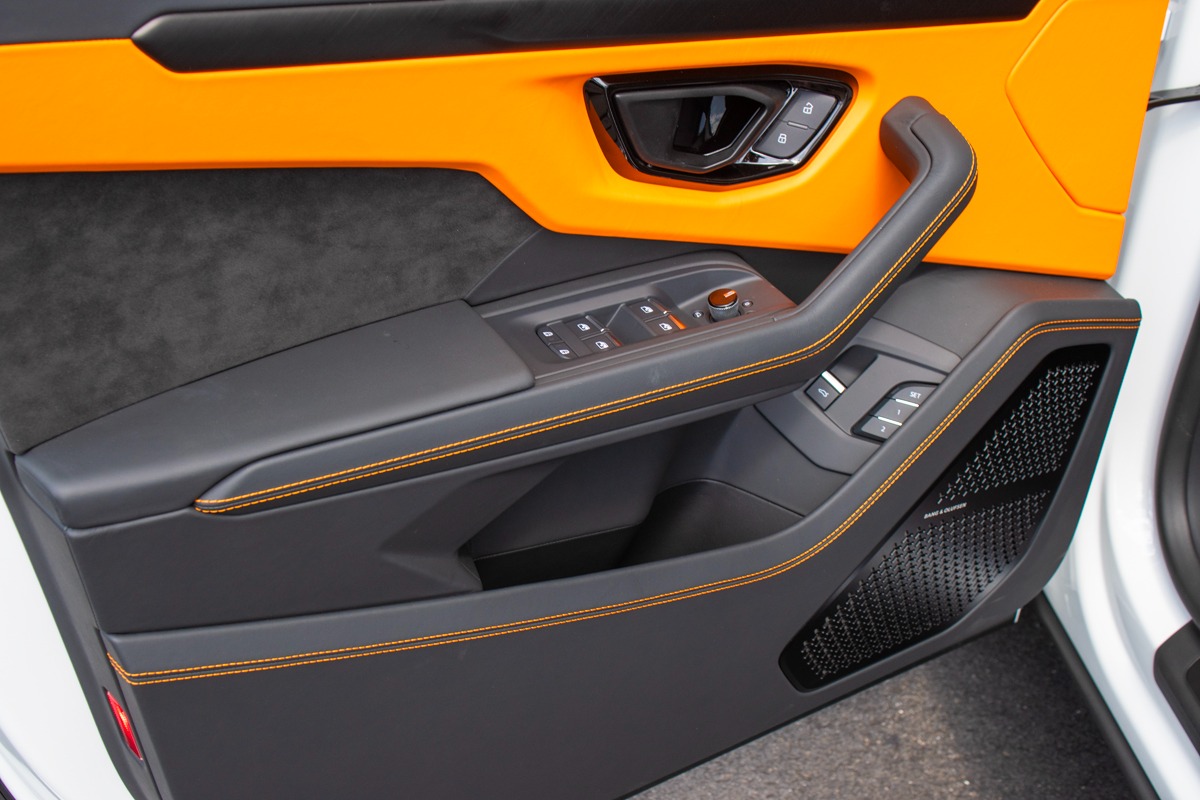 2024 Lamborghini Urus Image 5