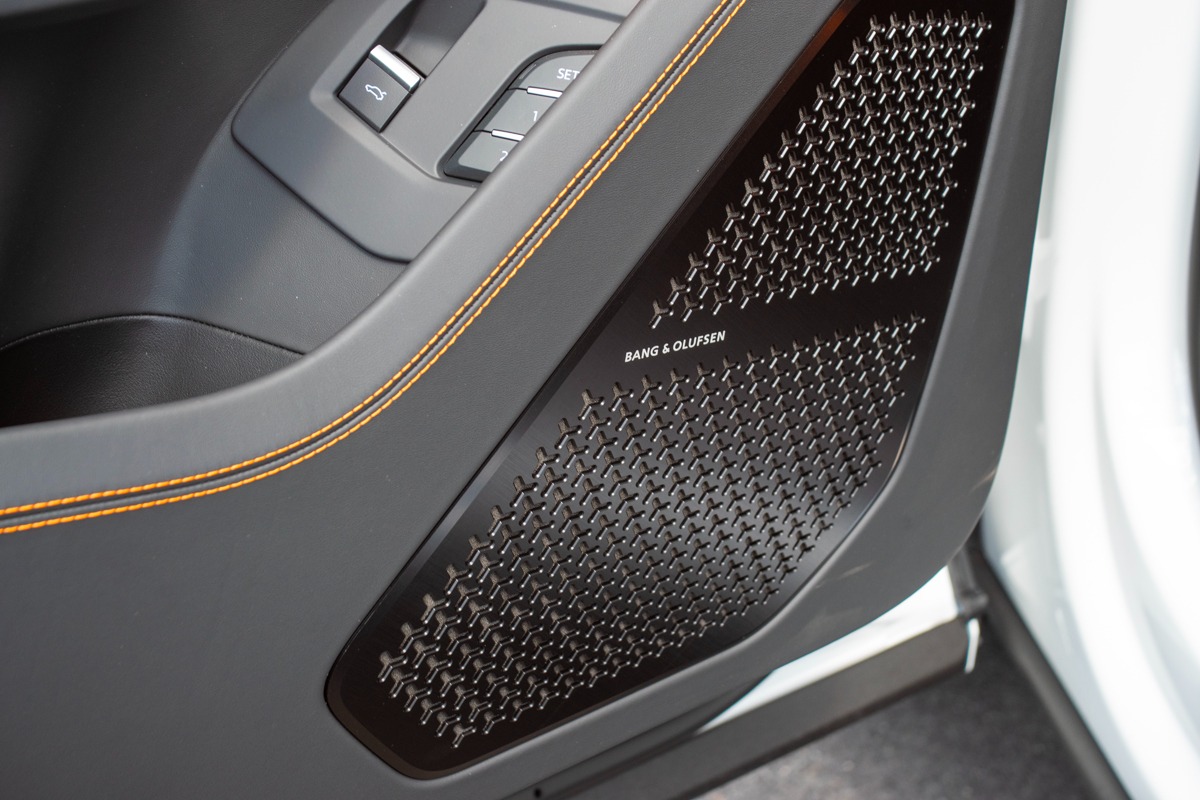 2024 Lamborghini Urus Image 6