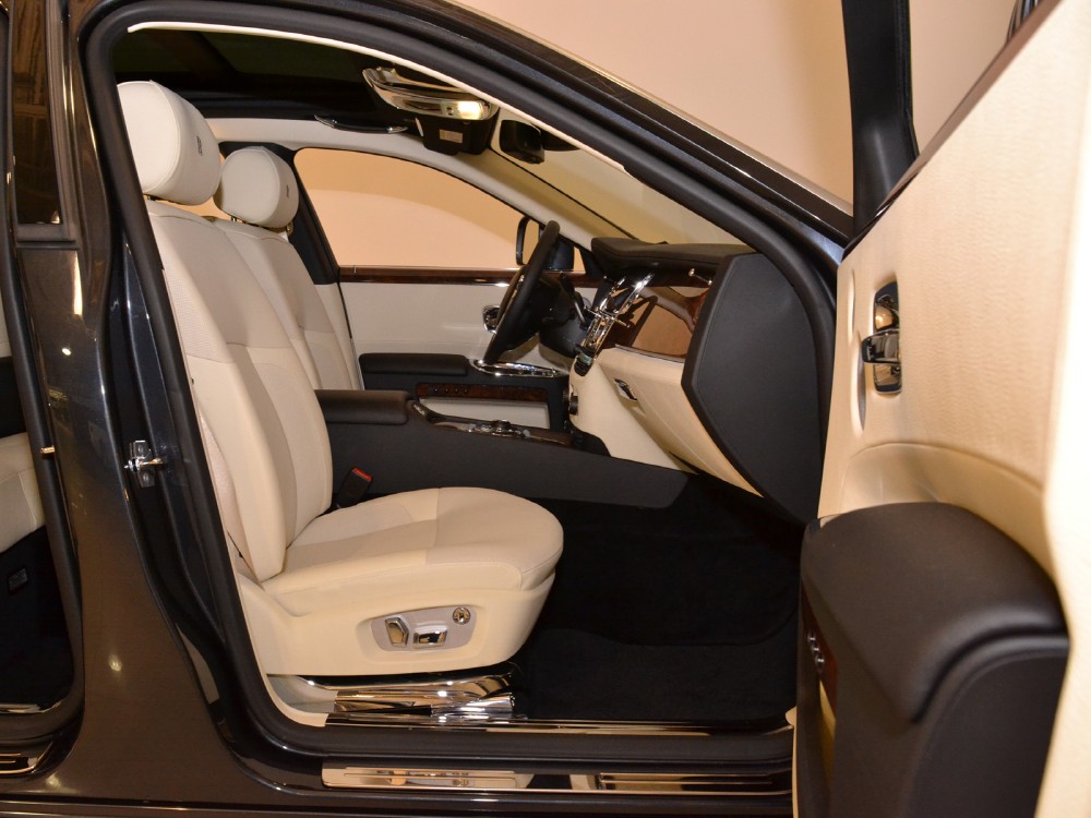 2011 Rolls-Royce Ghost Image 18